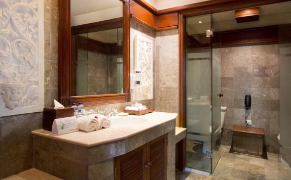 Bathroom di Grand Balisani Suites