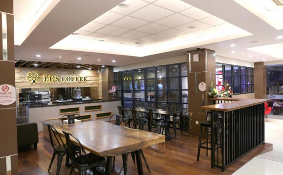 Coffee Shop di Grand Citihub Hotel @Kartini