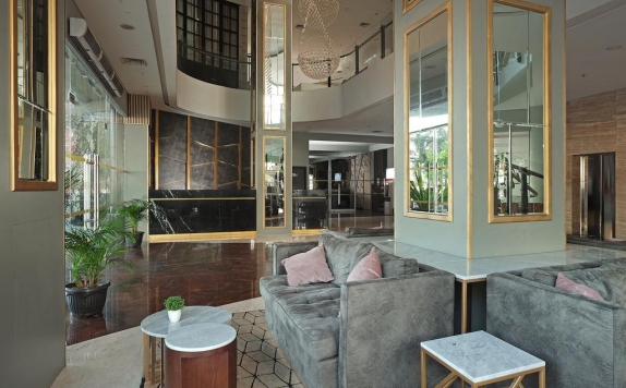 Lobby di Grand Edge Hotel Semarang
