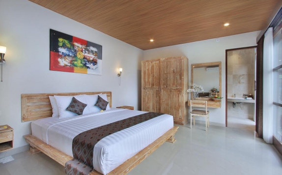 Tampilan Bedroom Hotel di Grand Kesambi Resort and Villa