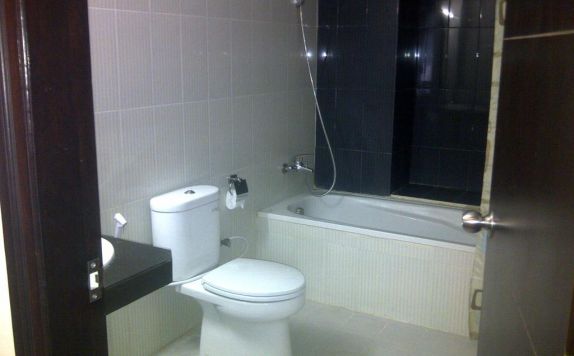 Bathroom di Grand Populer Hotel