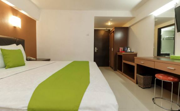 Double Bed Room Hotel di Grand Populer Hotel