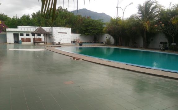 Swimming Pool di Grand Royal Taliwang