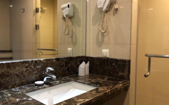 Bathroom di Grand Sakura Hotel