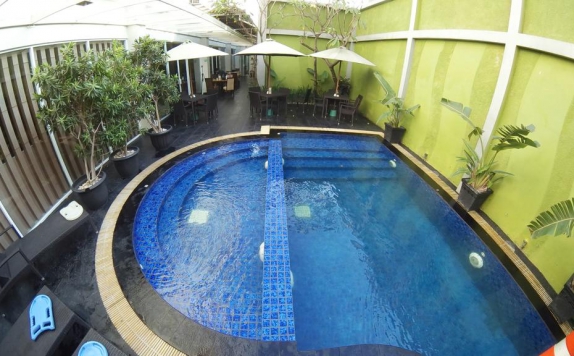 Swimming pool di Grand Tjokro Yogyakarta