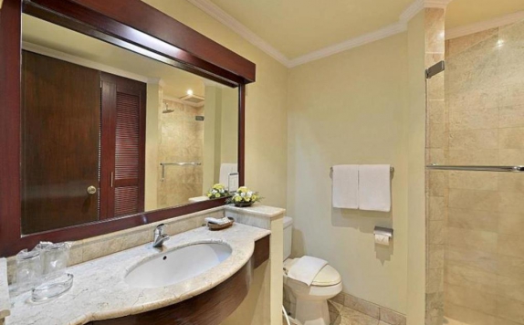 Bathroom di Grand Whiz Hotel Trawas Mojokerto