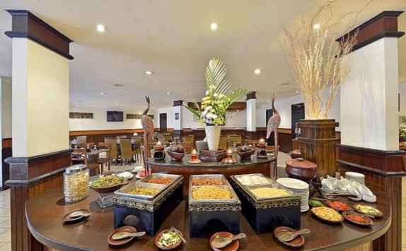 Food and Beverage di Grand Whiz Hotel Trawas Mojokerto