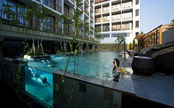 Swimming Pool di Grand Zuri Kuta Bali
