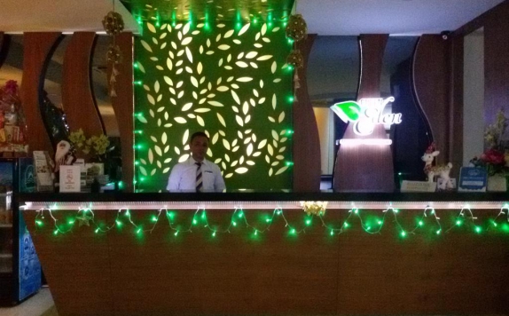 Receptionist di Green Eden Hotel Manado
