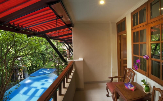 Tampilan Balkoni Hotel di Green Garden Hotel Bali