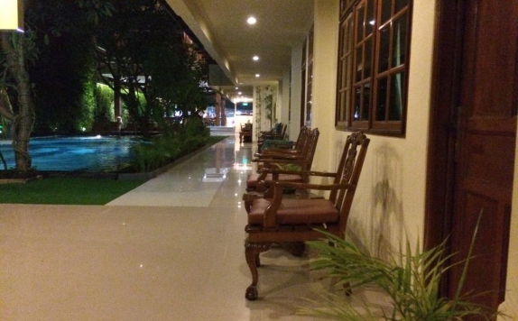 Tampilan Teras Hotel di Green Garden Hotel Bali