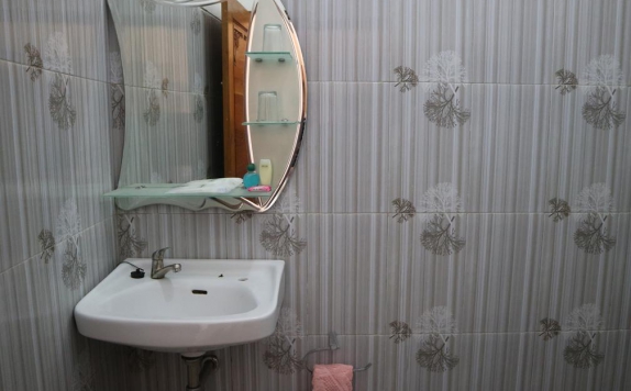 Bathroom di Griya Limasan
