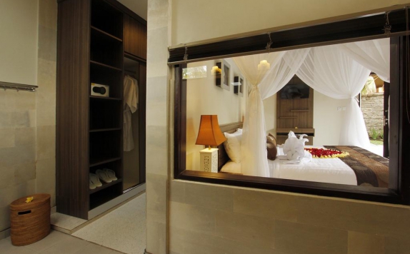 Tampilan Bedroom Hotel di Griya Shanti Villas and Spa