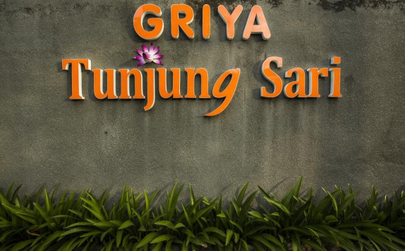 Tampilan Eksterior Hotel di Griya Tunjung Sari