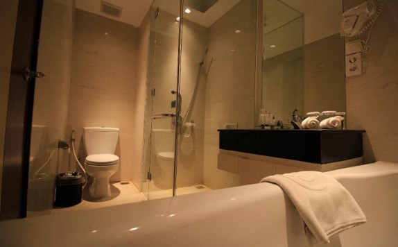 Tampilan Bathroom Hotel di G' Sign Hotel Banjarmasin