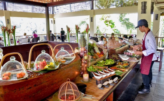 buffet di Hanging Gardens Ubud Hotel