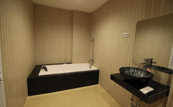Bathroom di Hannah Hotel Syariah Painan