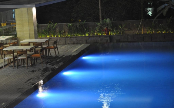 Swimming Pool di Harris Hotel Kuta Galleria-Bali