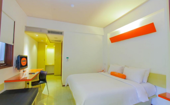 Tampilan Bedroom Hotel di HARRIS Hotel Tuban