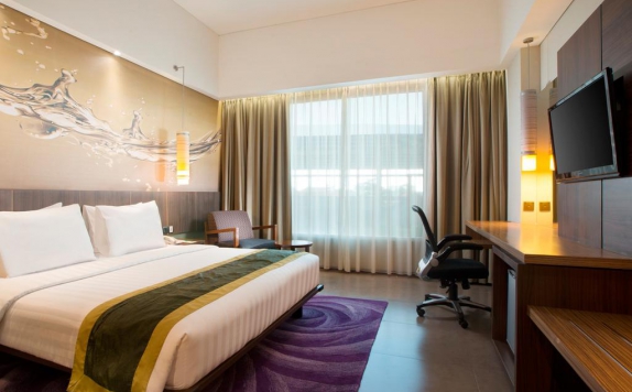Deluxe room di Holiday Inn Bandung Pasteur
