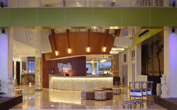 Lobby di Holiday Inn Express Kuta Square