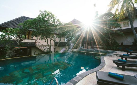 Swimming Pool di Honeymoon Guesthouse