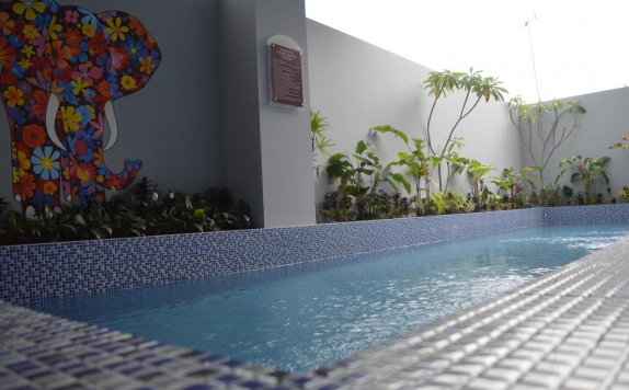 Swimming pool di Horison Yogyakarta