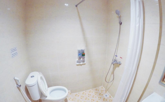 Bathroom di Hotel Andalas Permai