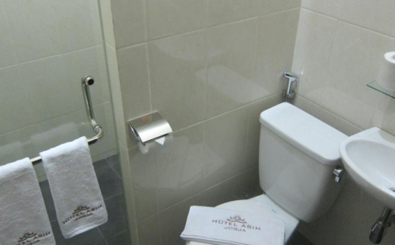 Bathroom di Hotel Asih