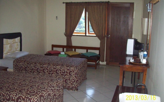 guest room twin bed di Hotel Augusta Bandung