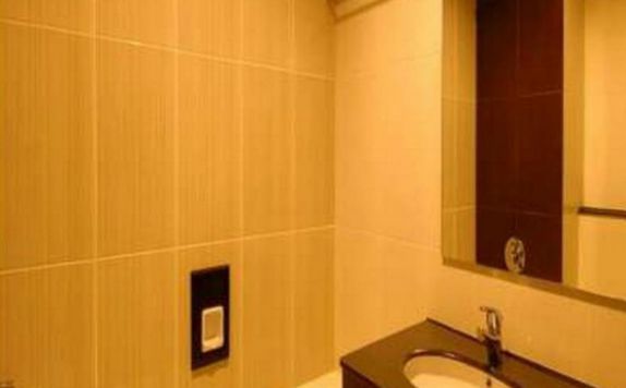 bathroom di Hotel Bintang Tawangmangu
