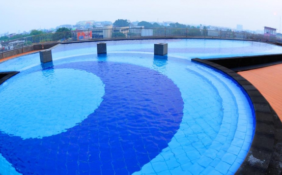 Swiming Pool di Hotel Horison Ultima Palembang