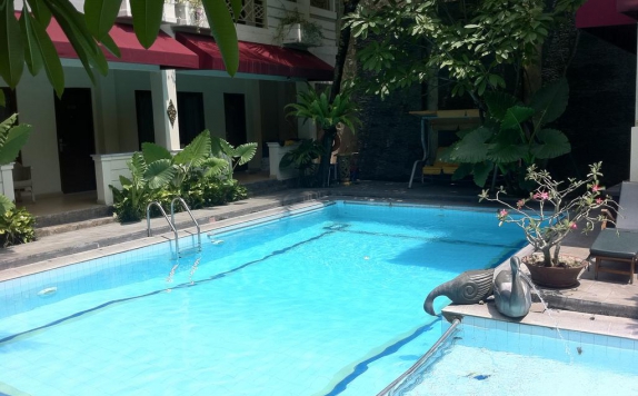 swimming pool di Hotel Indah Palace