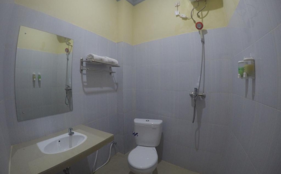 Bathroom di Hotel Lux Melati