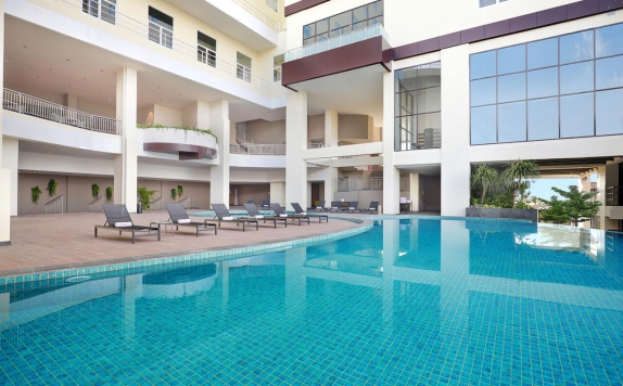 Swimming Pool di Hotel Mercure Bengkulu
