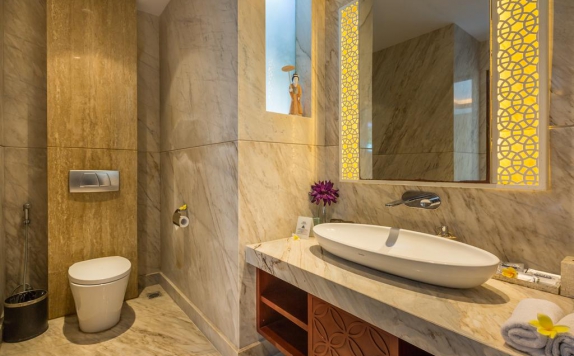 Bathroom di Nagisa Bali Easy Living Villas