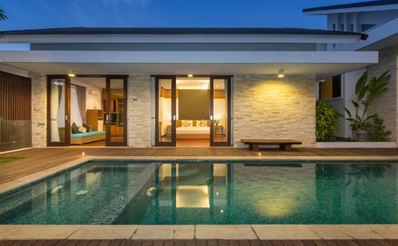 Swimming pool di Nagisa Bali Easy Living Villas