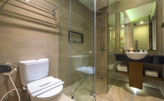 Bathroom di Hotel Puri Asri