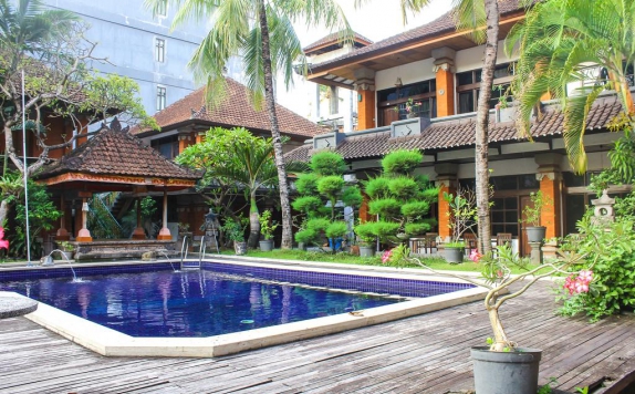 Swimming Pool di Hotel Puri Tanah Lot