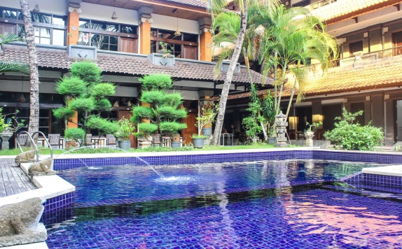 Swimming Pool di Hotel Puri Tanah Lot