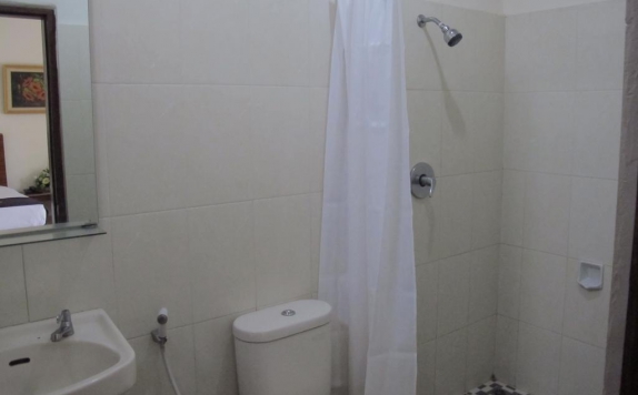Bathroom di Hotel Ratih