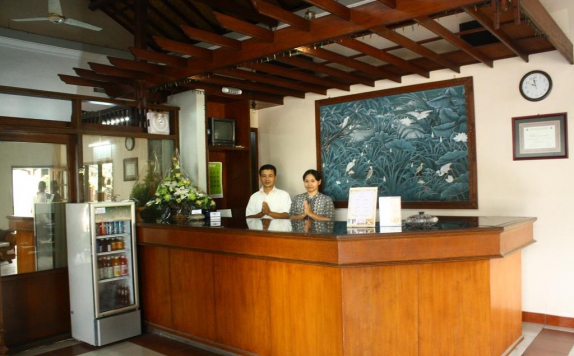 Receptionist di Hotel Ratih