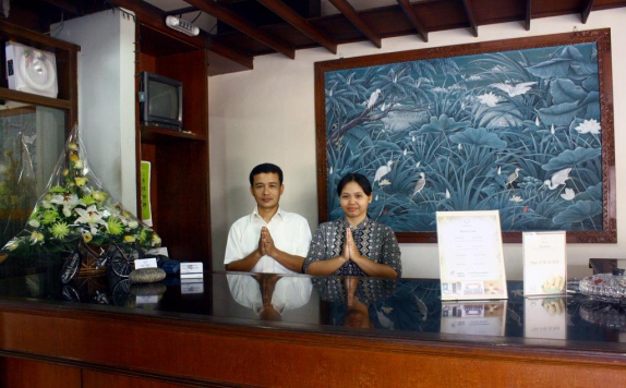 Receptionist di Hotel Ratih