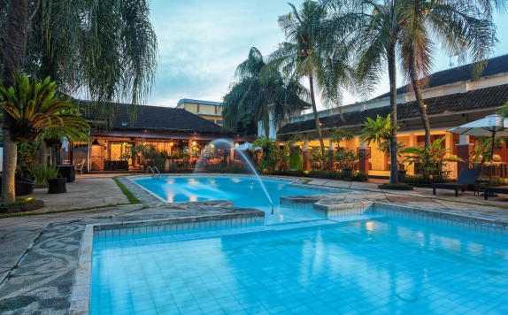Swiming Pool di Hotel Sahid Montana Dua Malang