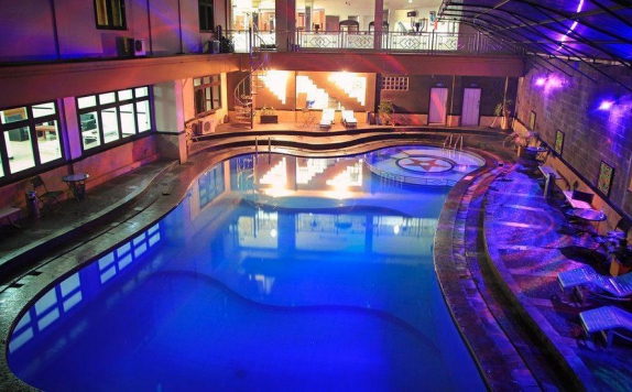 Swimming Pool di Hotel Semagi