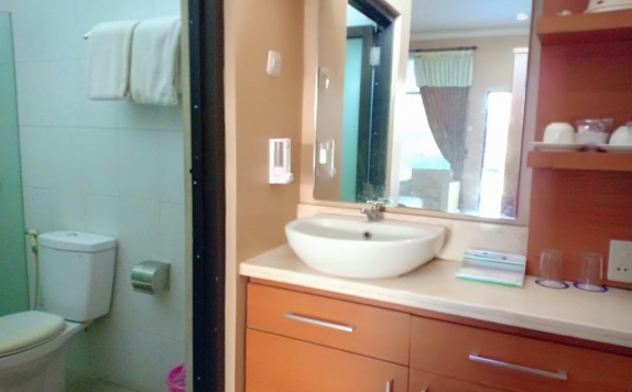 Bathroom di Hotel Sendang Sari