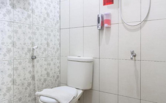 Tampilan Bathroom Hotel di Hotel Syariah Grand Jamee