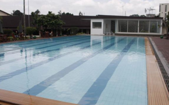 Swimming Pool di Hotel Trio