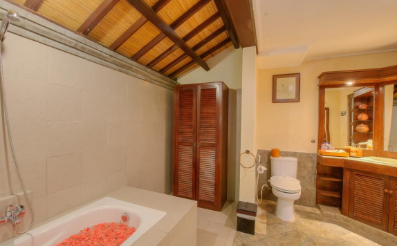 Bathroom di Hotel Vila Lumbung