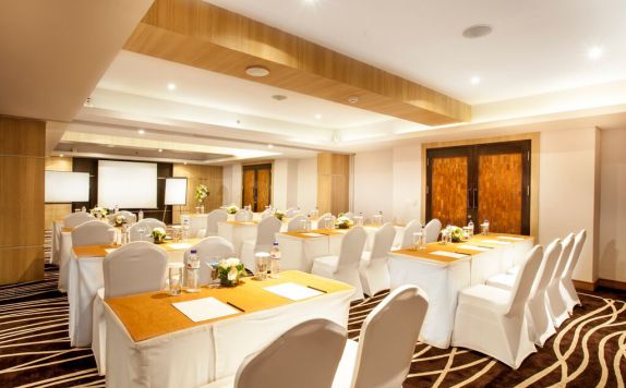 Meeting Room di H Sovereign Bali
